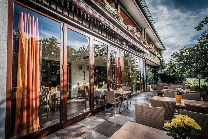 Imagen de los exteriores del Landhotel Rebstock, Oberkirch. Foto 16