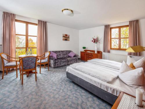 Imagen de la habitación del Landhotel Rh&ouml;nblick. Foto 7