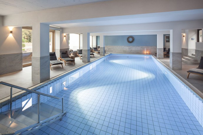 Imagen de la piscina del Landhotel Saarschleife. Foto 18