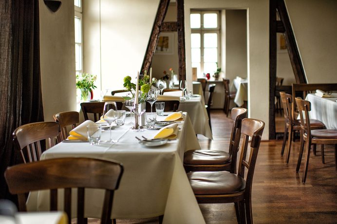 Imagen del bar/restaurante del Landhotel Schloss S&ouml;rgenloch. Foto 3