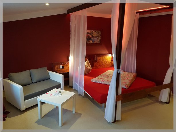 Imagen de la habitación del Landhotel Trampe. Foto 18