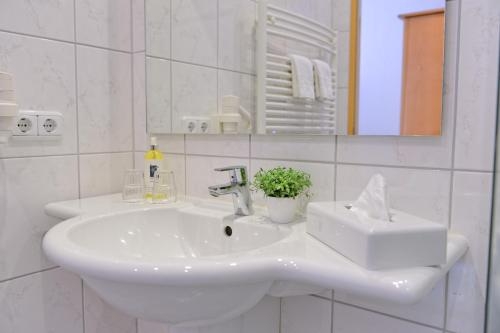 Imagen de la habitación del Landhotel Zur Eiche. Foto 10