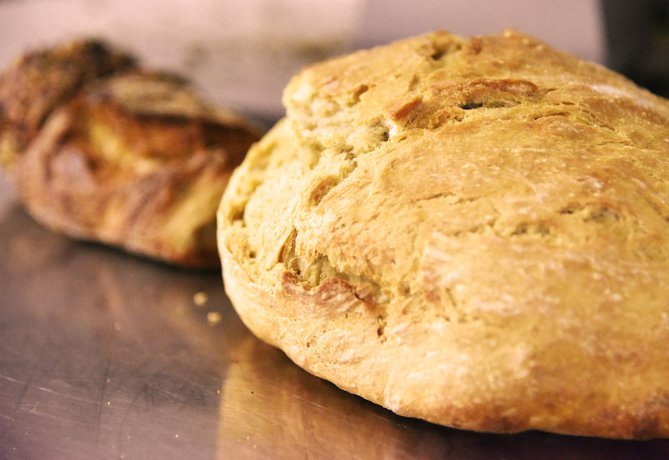 Imagen del bar/restaurante del Landhotel-Restaurant Adler. Foto 4