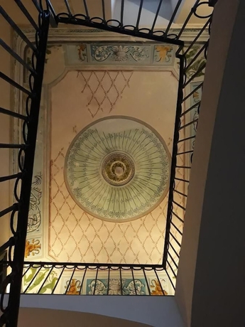 Imagen de los interiores del Landolina Palace. Foto 13