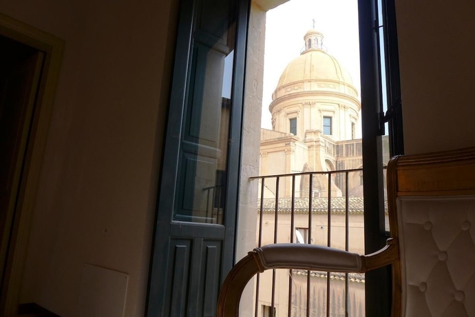 Imagen de los exteriores del Landolina Palace. Foto 11