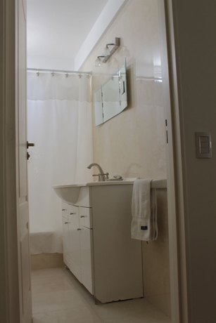 Imagen de la habitación del Laprida Suites. Foto 13