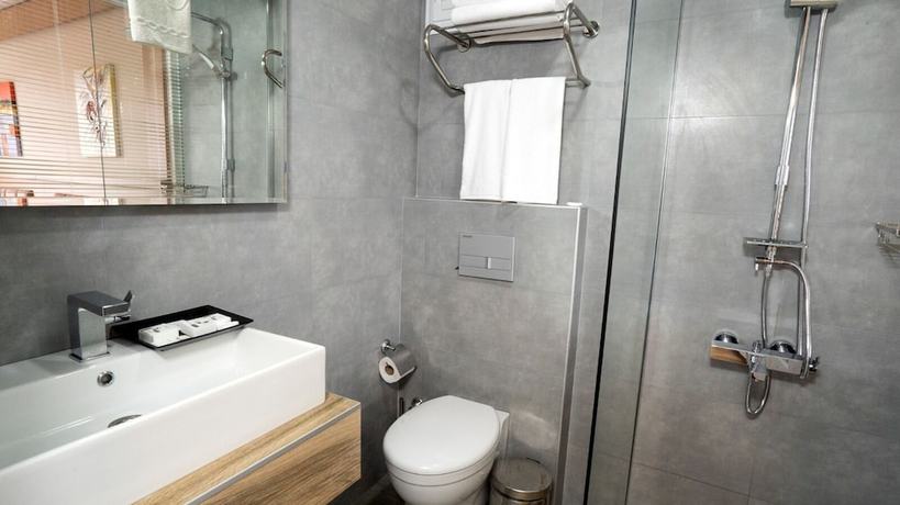 Imagen de la habitación del Lara Garden Hotel. Foto 2