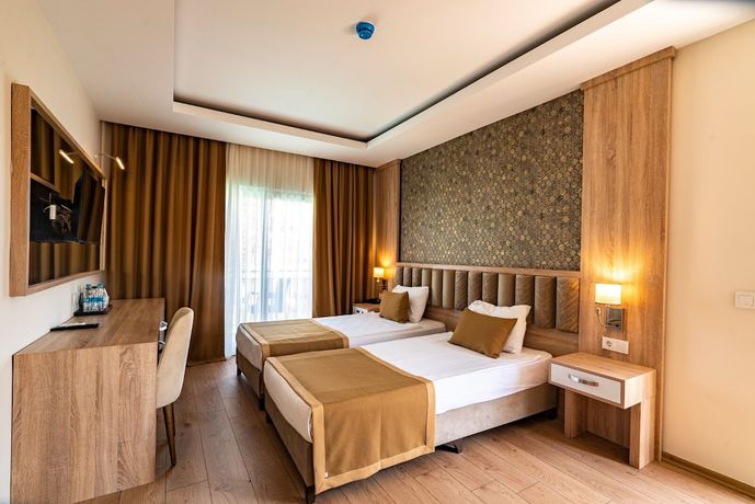 Imagen de la habitación del Lara Garden Hotel. Foto 3