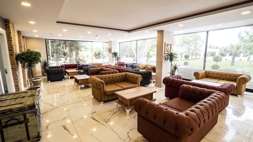 Imagen de los interiores del Lara Garden Hotel. Foto 13