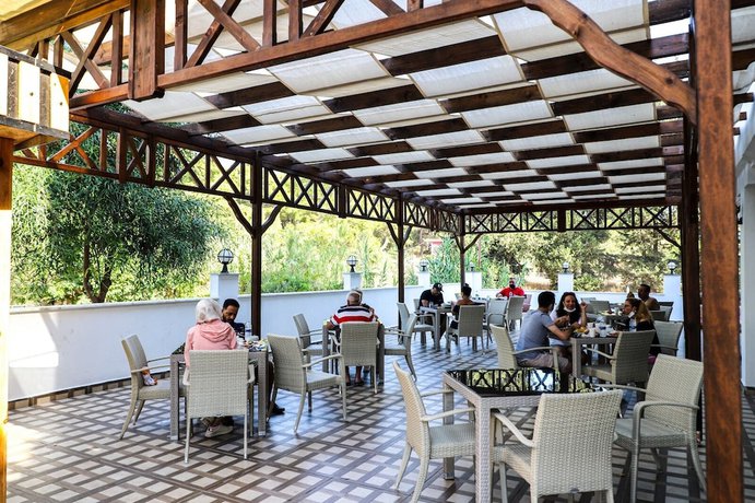 Imagen de la habitación del Lara Garden Hotel. Foto 9