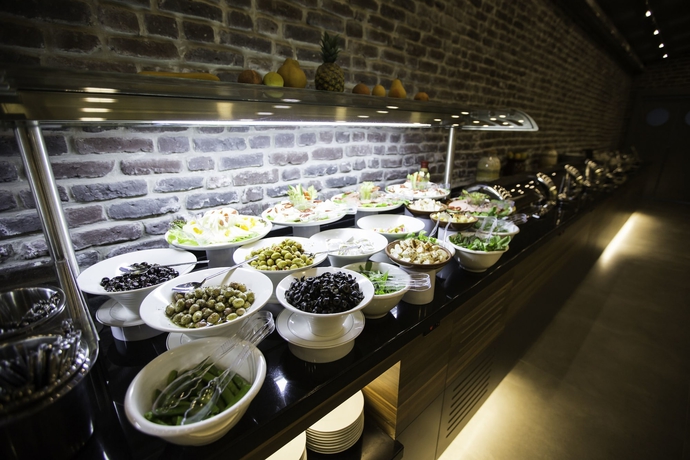 Imagen del bar/restaurante del Laren Family Hotel and Spa - Boutique Hotel. Foto 2