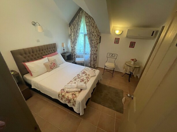 Imagen de la habitación del Larin Otel. Foto 19