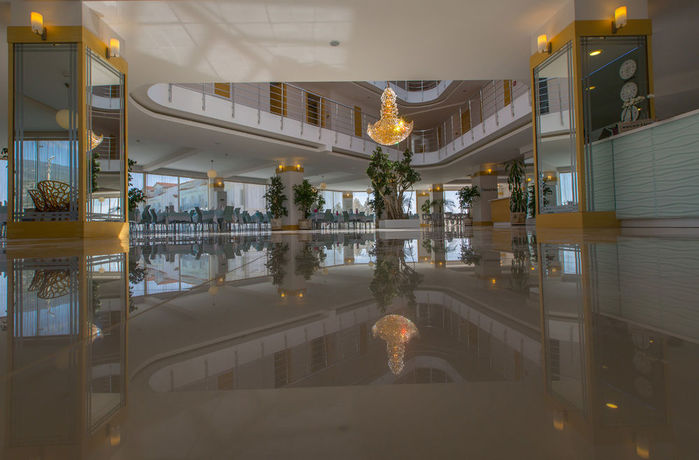 Imagen de los interiores del Larina Ninova Thermal Spa. Foto 11