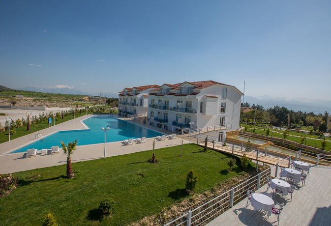 Imagen de los interiores del Larina Ninova Thermal Spa. Foto 12