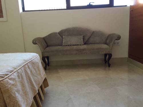 Imagen de la habitación del Larios Suites. Foto 4