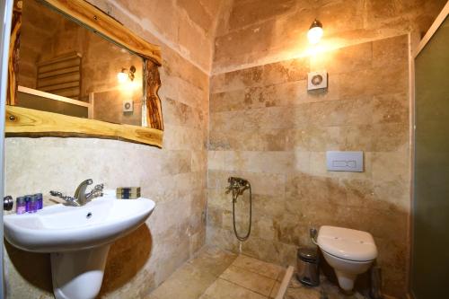 Imagen de la habitación del Larissa Cave Hotel. Foto 6
