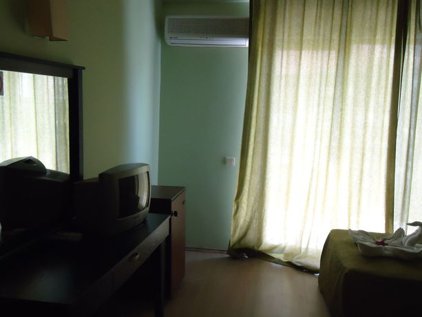 Imagen de los exteriores del Larissa Hotel Beldibi. Foto 12