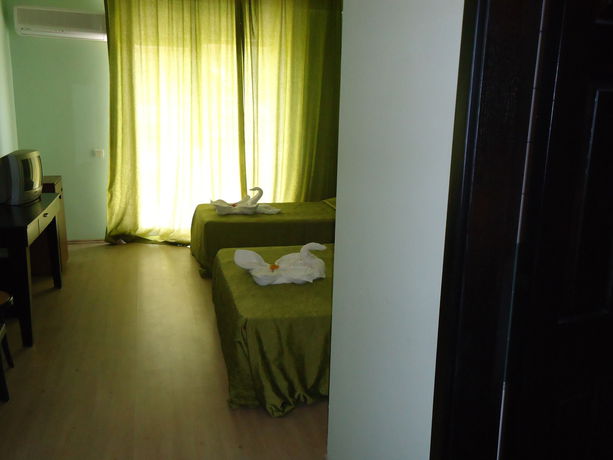 Imagen de los exteriores del Larissa Hotel Beldibi. Foto 13