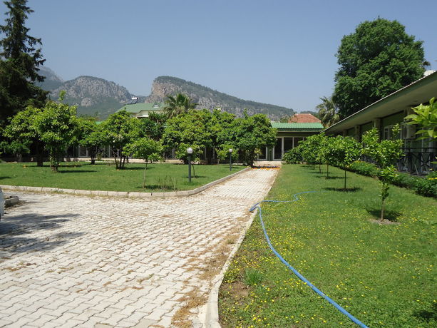 Imagen de los exteriores del Larissa Hotel Beldibi. Foto 15