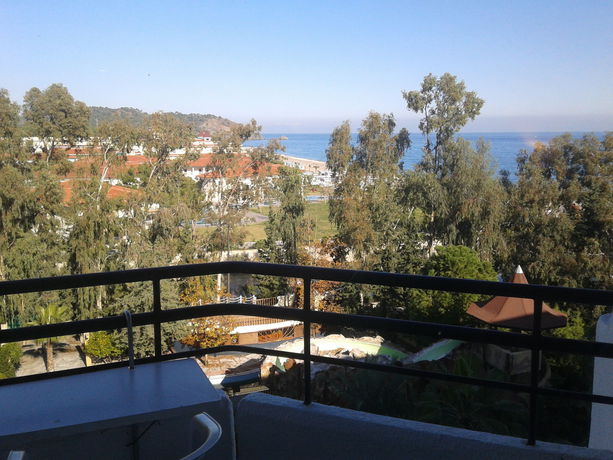 Imagen del bar/restaurante del Larissa Phaselis Princess Hotel - All Inclusive. Foto 2