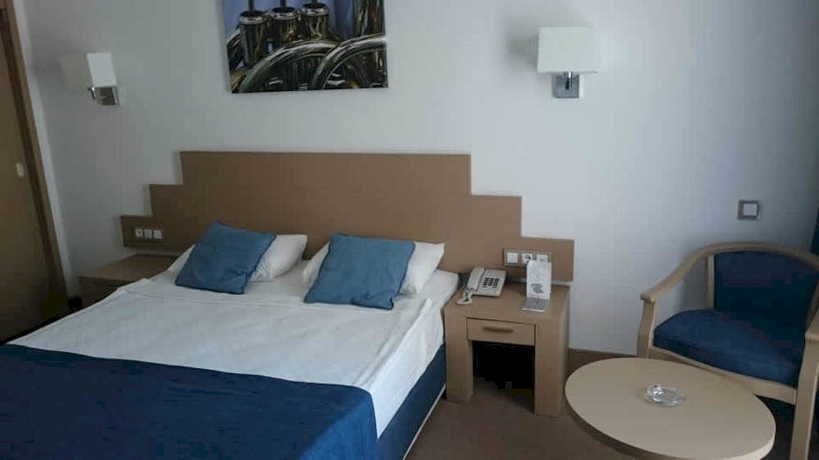 Imagen de la habitación del Larissa Vista. Foto 2
