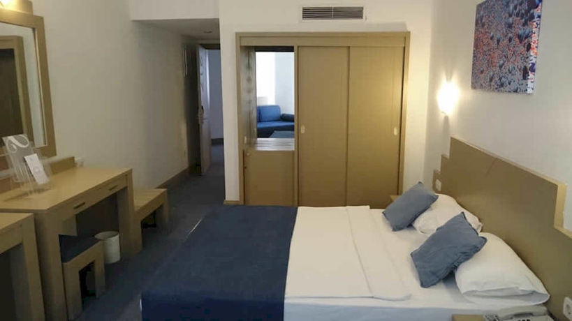 Imagen de la habitación del Larissa Vista. Foto 5