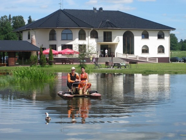 Imagen de los exteriores del Laso. Foto 4