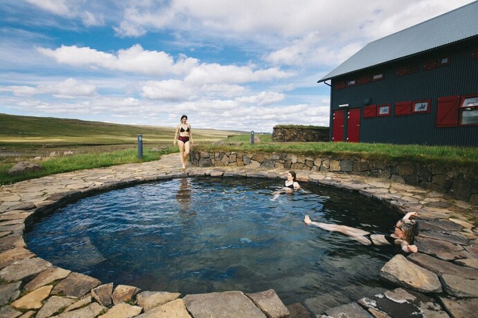 Imagen de la piscina del Laugarfell Accommodation & Hot Springs. Foto 18