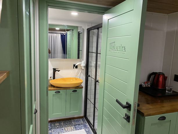 Imagen de la habitación del Lavira Tiny House Village. Foto 9