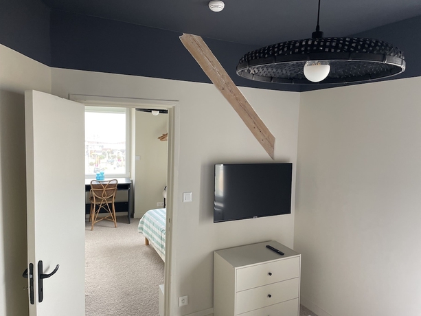 Imagen de la habitación del Le Beau Rivage, Luc sur Mer. Foto 6