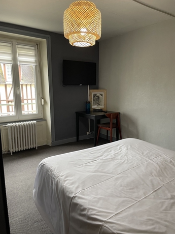 Imagen de la habitación del Le Beau Rivage, Luc sur Mer. Foto 9