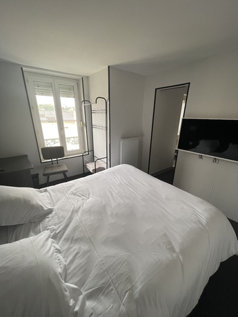 Imagen de la habitación del Le Beau Rivage, Luc sur Mer. Foto 10