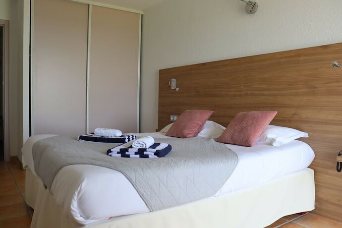 Imagen de la habitación del Le Bellevue, Saint Florent. Foto 17
