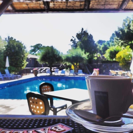 Imagen de la piscina del Le Cisterne Dell'etna. Foto 19