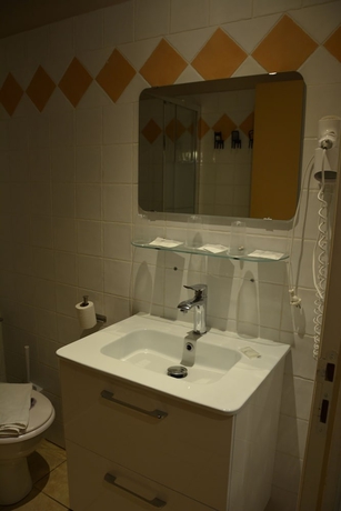 Imagen de la habitación del Le Clos Des M&eacute;di&eacute;vales. Foto 14