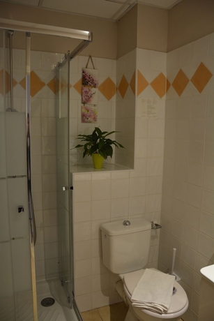 Imagen de la habitación del Le Clos Des M&eacute;di&eacute;vales. Foto 16
