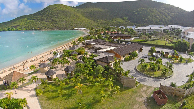 Imagen de los exteriores del Le Domaine Anse Marcel Beach Resort. Foto 8