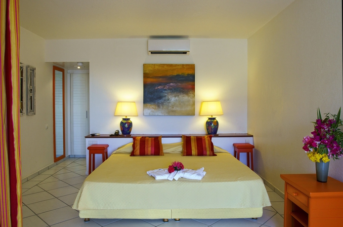 Imagen de la habitación del Le Domaine Anse Marcel Beach Resort. Foto 3