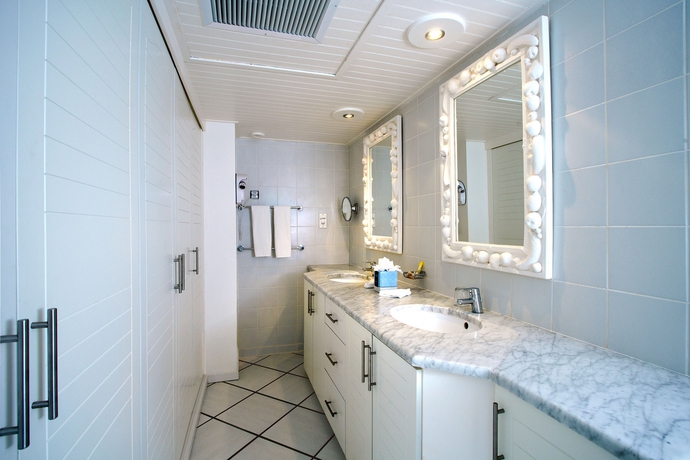 Imagen de la habitación del Le Domaine Anse Marcel Beach Resort. Foto 4