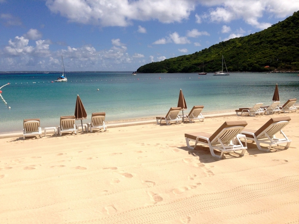 Imagen de los exteriores del Le Domaine Anse Marcel Beach Resort. Foto 12