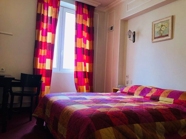 Imagen de la habitación del Le Grand H&ocirc;tel, SOUILLAC. Foto 17
