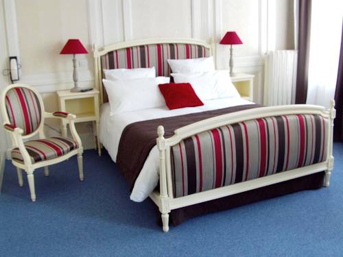 Imagen de la habitación del Le Grand Hotel, Cherbourg. Foto 16