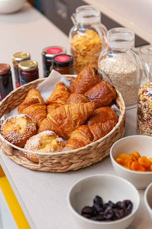 Imagen del bar/restaurante del Le Hub Toulon. Foto 12