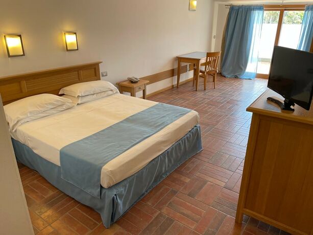Imagen general del Le Mandrelle Beach Resort. Foto 6