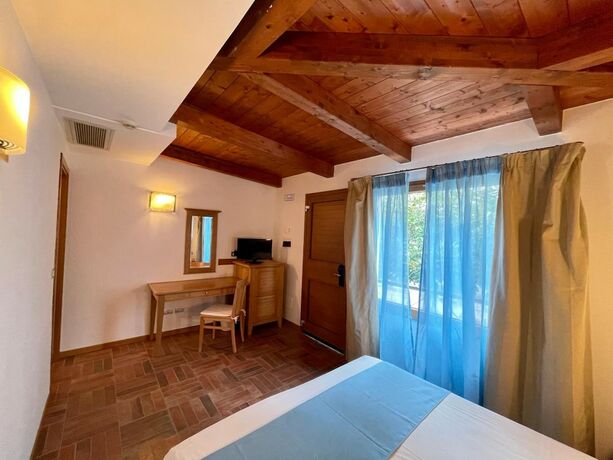 Imagen general del Le Mandrelle Beach Resort. Foto 7