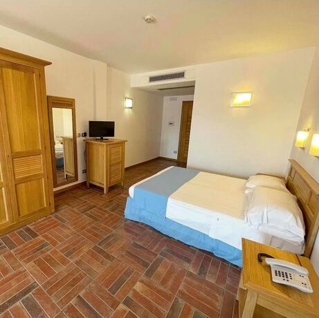 Imagen general del Le Mandrelle Beach Resort. Foto 8