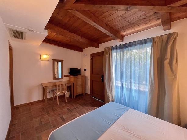 Imagen general del Le Mandrelle Beach Resort. Foto 11