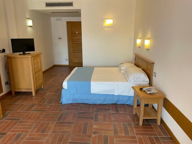 Imagen general del Le Mandrelle Beach Resort. Foto 14