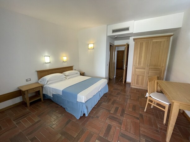Imagen general del Le Mandrelle Beach Resort. Foto 16