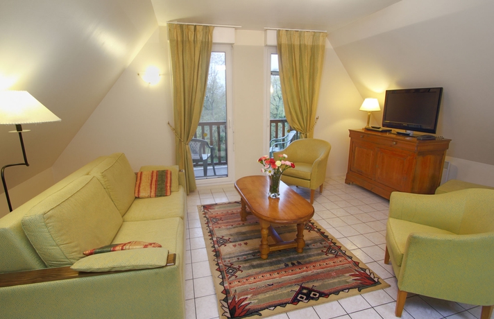 Imagen de los interiores del Le Manoir Des Deux Amants. Foto 12